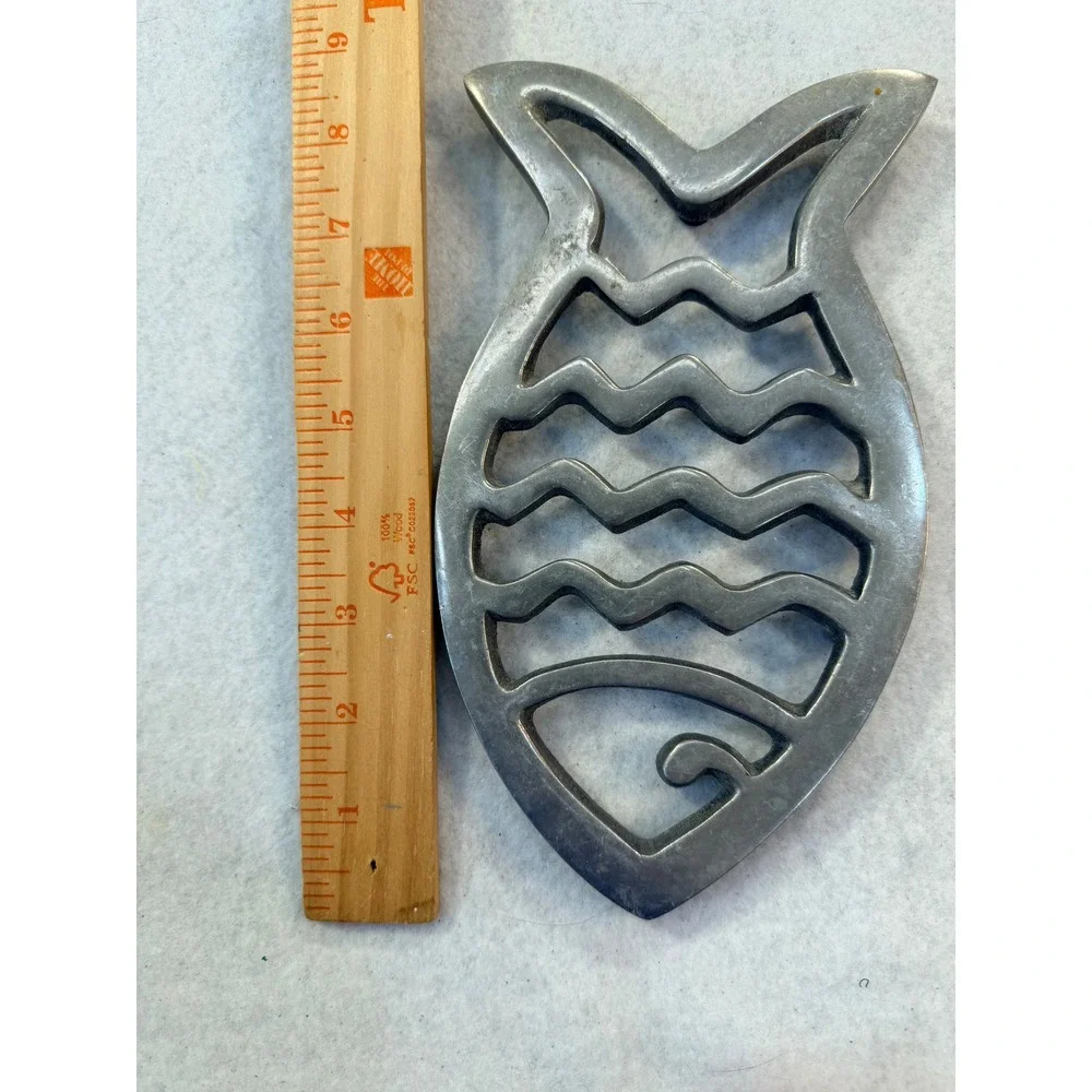 Silver Cast Metal Fish Trivet Nautical Coastal Kitchen Decor 8.5 Inch